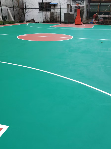 黎川 球场长期使用易出现地面开裂